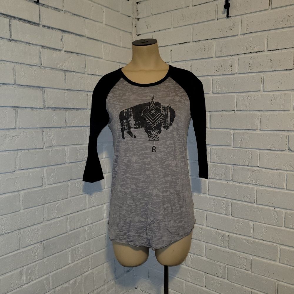 Roper Gray & Black Aztec Bison Graphic Raglan Tee - Size Medium